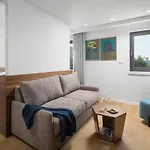 Milan 4*