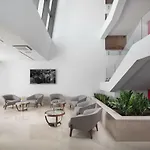 Milan Πούλα