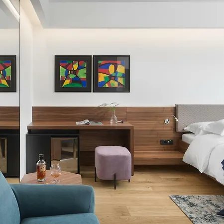 Milan ホテル 4*